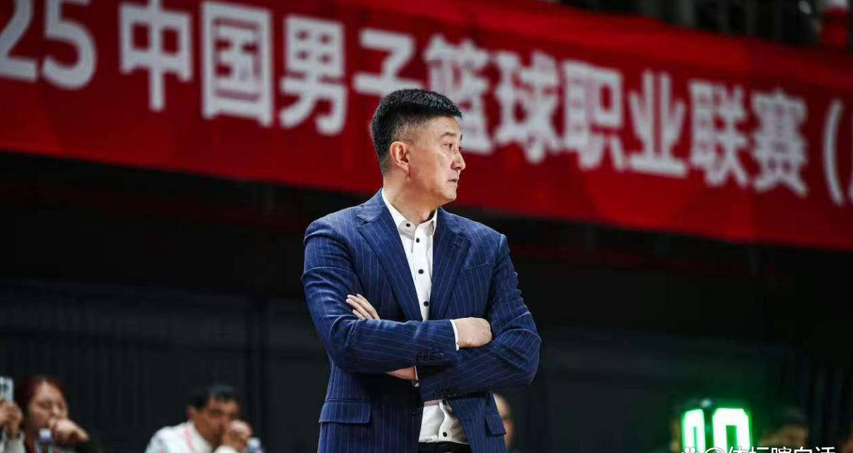 包含法甲今晚再迎强敌；广东宏远完成体检；主帅态度——质疑声四起；赛季目标并未改变的词条